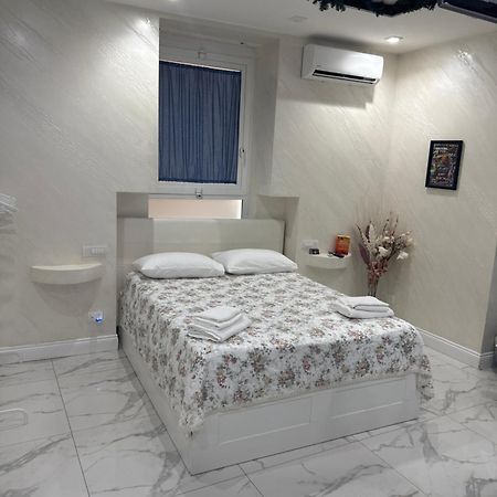 Duoarianna Apartment Наполи Екстериор снимка